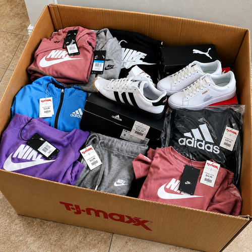 Amazon liquidation box - box, –